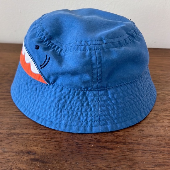 CARTER’S Shark Face Bucket Hat - Picture 3 of 7